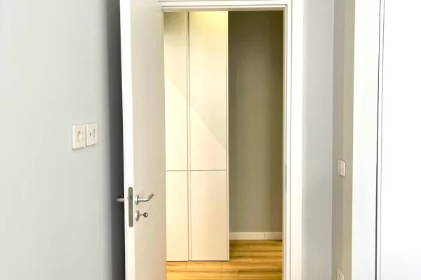 Shtepi me qera Apartament ne Tirane, 1+1, Mobilimi E mobiluar, Pagesa 1,150  Euro.