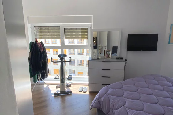 Shtepi ne shitje Apartament ne Tirane, 1+1, Mobilimi E mobiluar, Pagesa 125,000  Euro.