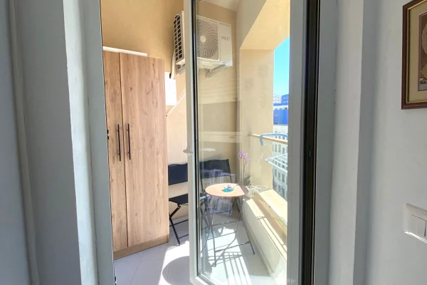 Shtepi ne shitje Apartament ne Tirane, 1+1, Mobilimi E mobiluar, Pagesa 125,000  Euro.