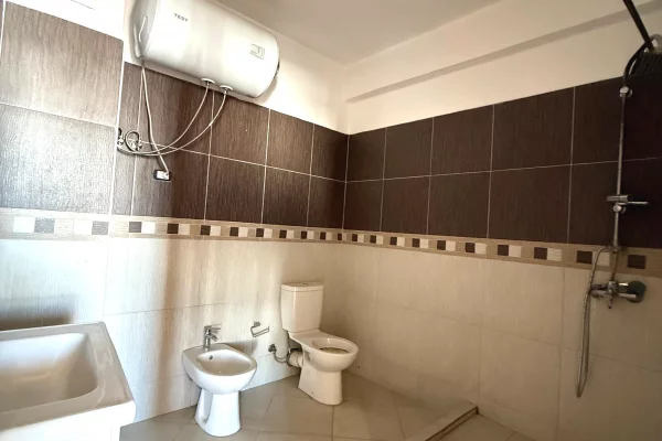 Appartamento in vendita a Tirana 2+1, Arredato