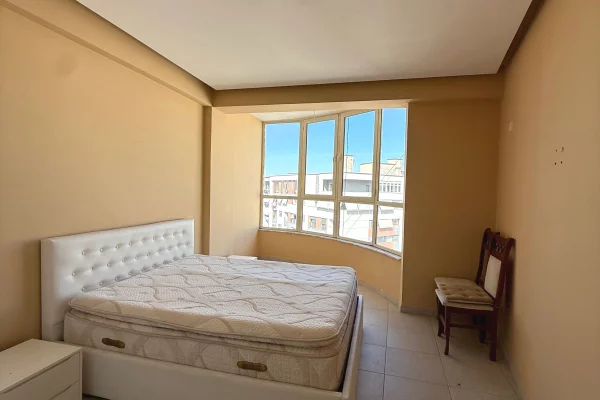 Appartamento in vendita a Tirana 2+1, Arredato