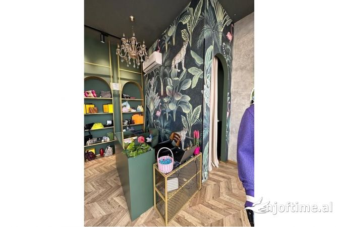 Ambiente Commerciale in Affitto 1+1 a Tirana - 800 Euro