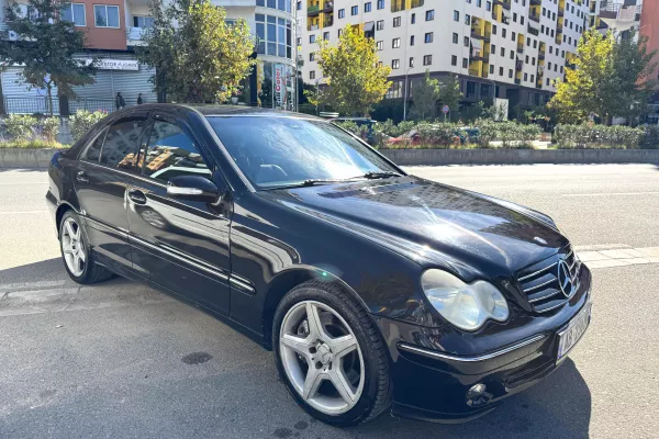 Auto in Vendita a Tirana - 4,700 Euro