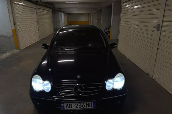 Auto in Vendita a Tirana, Mercedes-Benz, 2004 gasoline-gas,Kambio Automatik Pagamento 4,700  Euro.