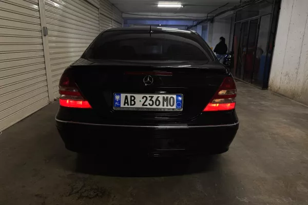 Auto in Vendita a Tirana, Mercedes-Benz, 2004 gasoline-gas,Kambio Automatik Pagamento 4,700  Euro.