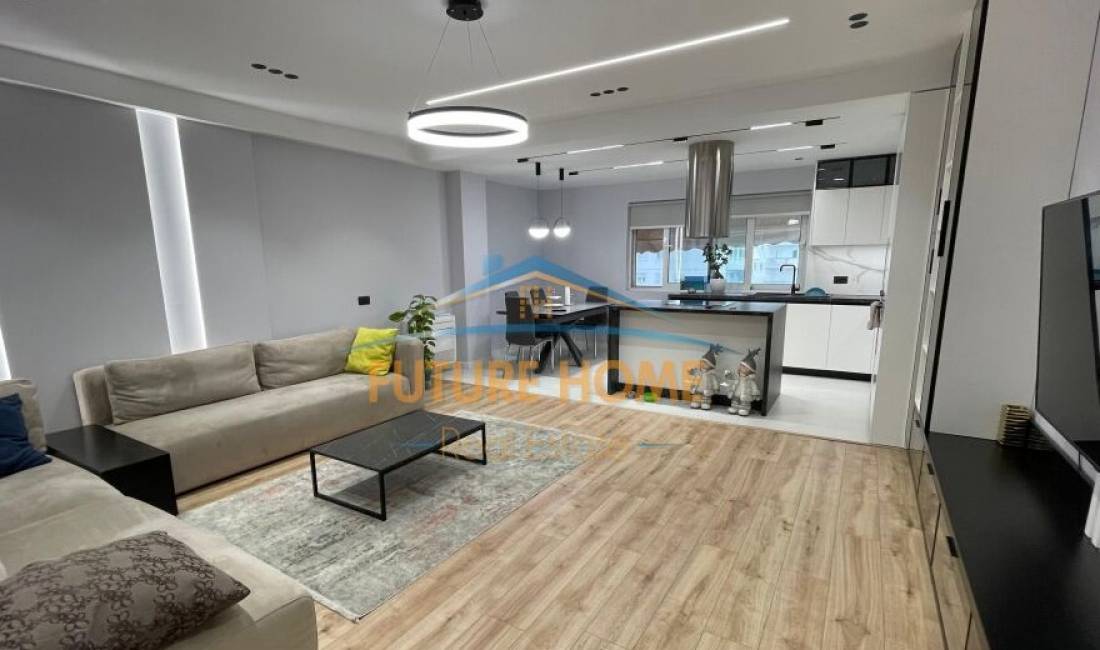 Shtepi ne shitje Apartament ne Tirane, 2+1, Mobilimi E mobiluar, Pagesa 265,000  Euro.