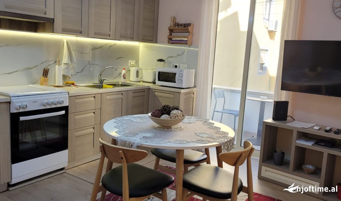 Shtepi me qera Apartament ne Tirane, 2+1, Mobilimi E mobiluar, Pagesa 750  Euro.