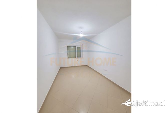 Shtepi ne shitje Apartament ne Tirane, 2+1, Mobilimi Bosh, pa mobiluar, Pagesa 118,000  Euro.