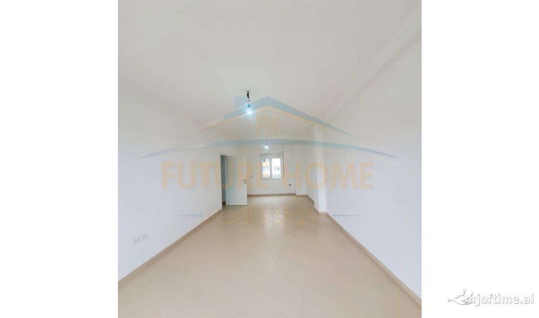 Shtepi ne shitje Apartament ne Tirane, 2+1, Mobilimi Bosh, pa mobiluar, Pagesa 118,000  Euro.