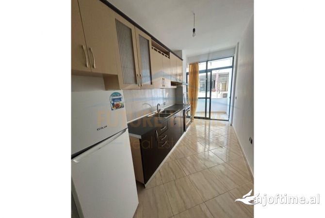 Shitet, Apartament 2+1, Fresk, Tirane.