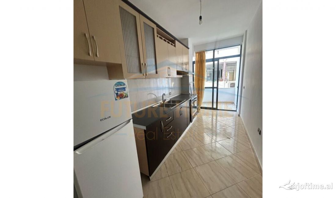 Shtepi ne shitje Apartament ne Tirane, 2+1, Mobilimi Pjeserisht e mobiluar, Pagesa 80,000  Euro.