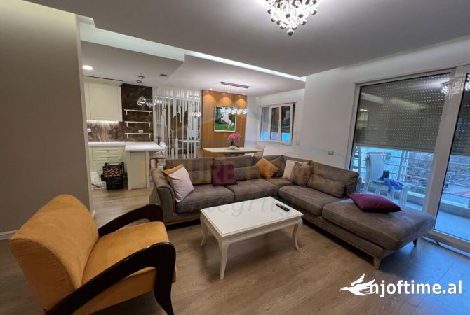 Shtepi ne shitje Apartament ne Tirane, 2+1, Mobilimi E mobiluar, Pagesa 300,000  Euro.