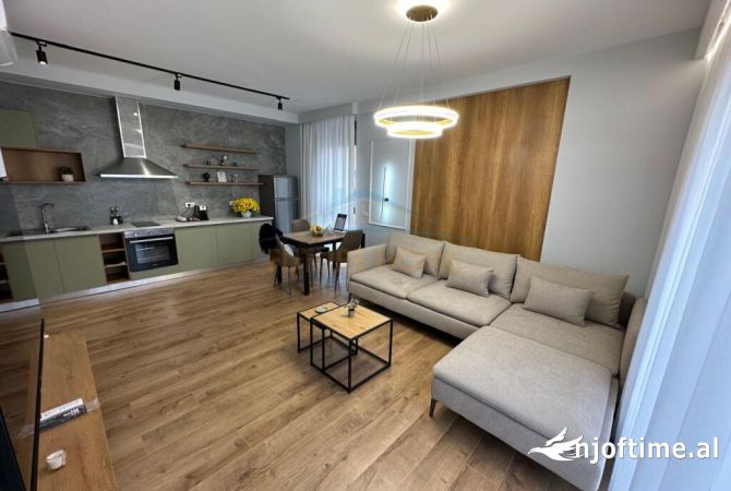 Shitet, Apartament 1+1, prane Shkolles se Kuqe, Tirane