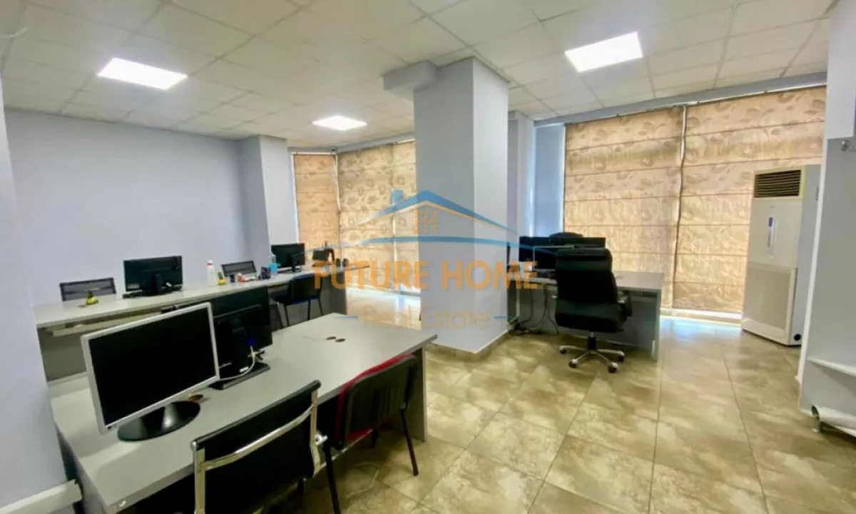 Shitet, Ambient Komercial, Selvia, Tirane.