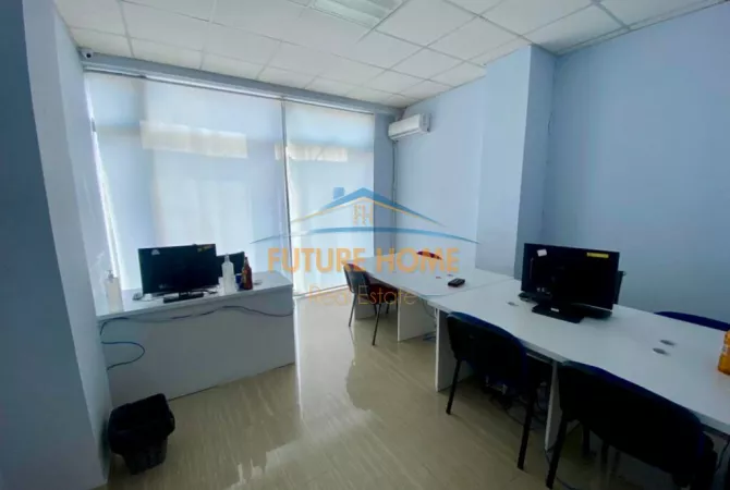 Shitet, Ambient Komercial, Selvia, Tirane.