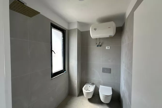 Shitet, apartament 1+1, Unaza e Re, Tirane