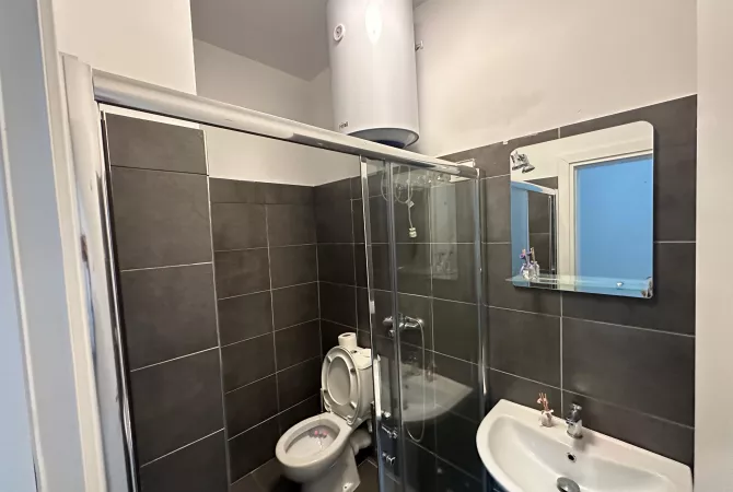 Business Property for Rent 3+1 in Tirana - 50,000 Leke