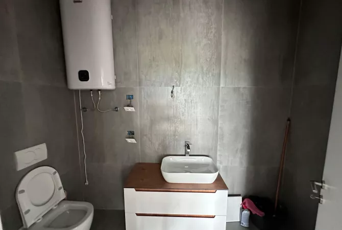 Qera,Apartament 2+1+ post parkimi per zyre ,Rezidenca Lake View,Liqeni Artificial.