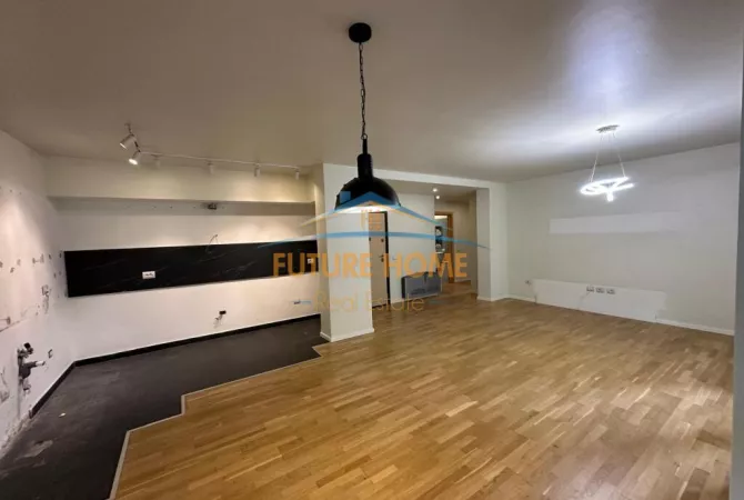 Ambient per Zyra Per Qera, Rruga Sami Frasheri, Shkolla Petro Nini.