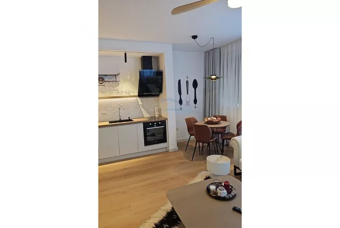 Shtepi ne shitje Apartament ne Pogradec, 1+1, Mobilimi E mobiluar, Pagesa 120,000  Euro.