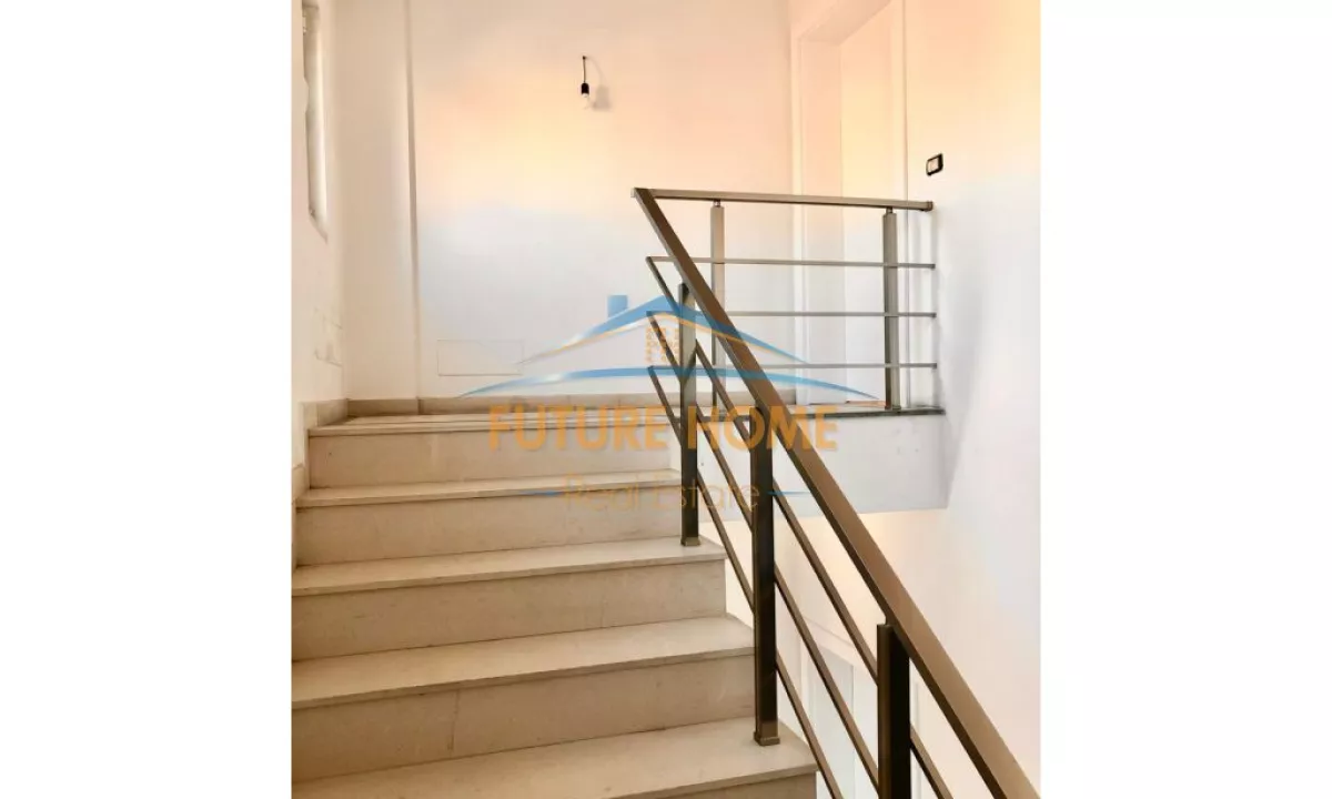 Shtepi me qera Vila Luksoze ne Tirane, 5+1, Mobilimi E mobiluar, Pagesa 3,500  Euro.