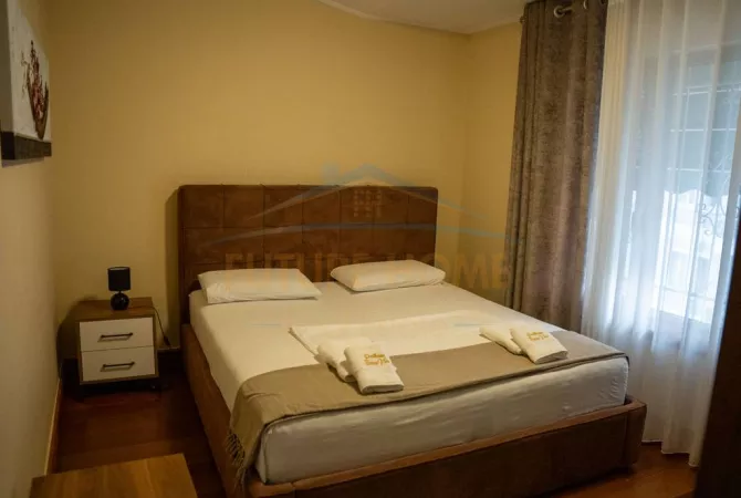 Shtepi ne shitje Penthose(kati i fundit panoramik) ne Tirane, 3+1, Mobilimi E mobiluar, Pagesa 588,000  Euro.