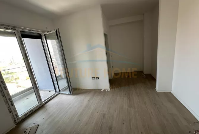 Shtepi ne shitje Apartament ne Tirane, 2+1, Mobilimi Bosh, pa mobiluar, Pagesa 183,260  Euro.