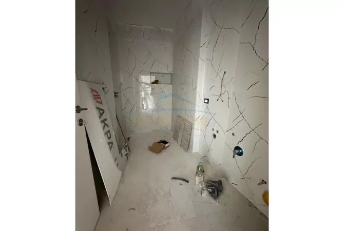 Shtepi ne shitje Apartament ne Tirane, 2+1, Mobilimi Bosh, pa mobiluar, Pagesa 183,260  Euro.