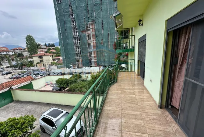 Appartamento in vendita a Tirana 2+1, Arredato