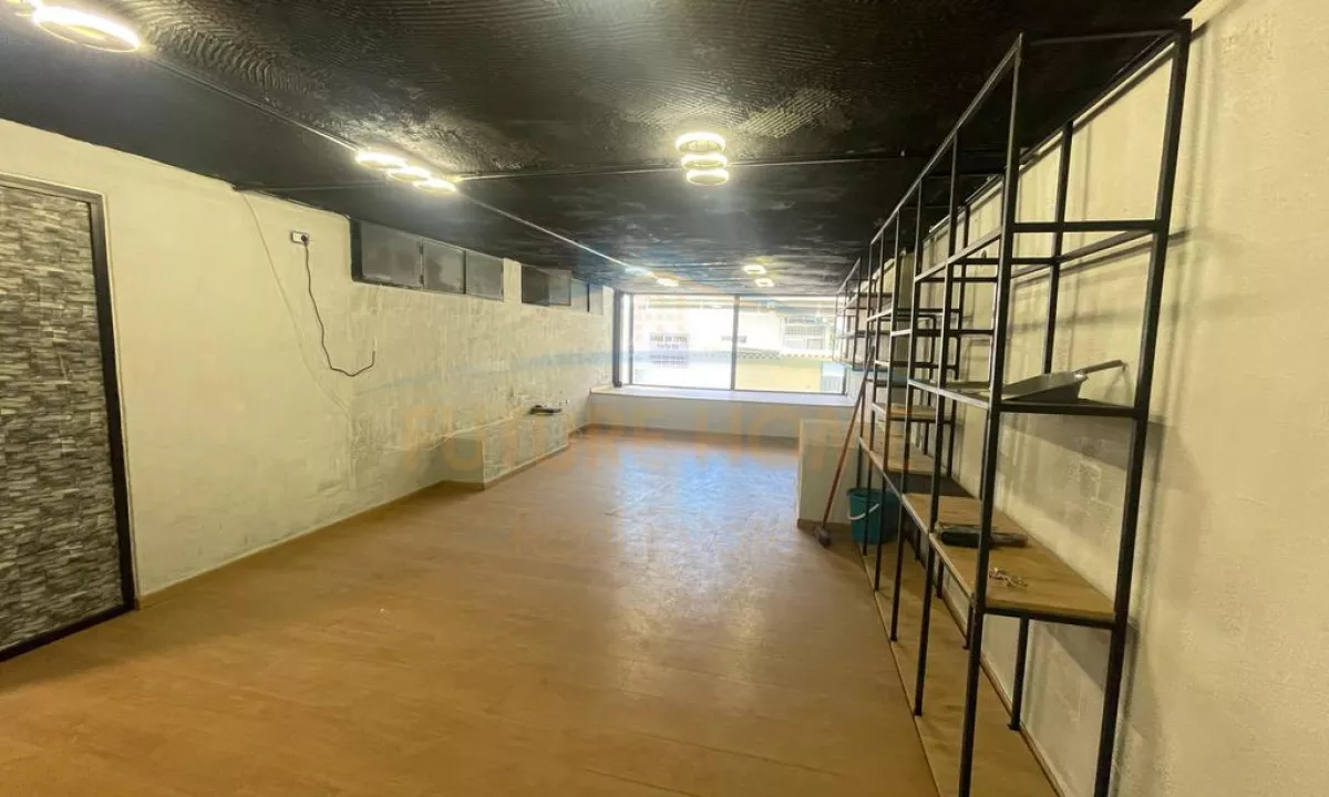 Ambient Zyre Per Qera, Tregu Cam,Tirane