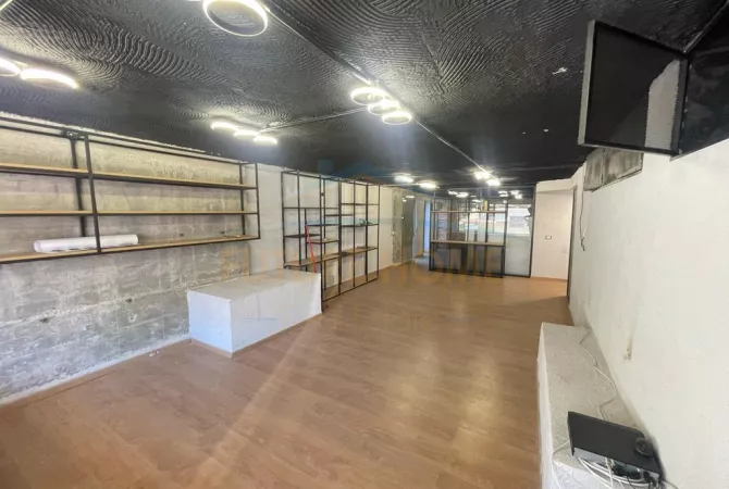 Ambient Zyre Per Qera, Tregu Cam,Tirane