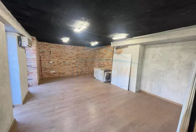 Business Property for Rent 3+1 in Tirana - 800 Euro