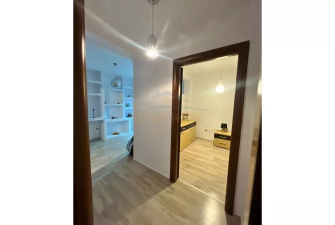 Appartamento in affitto a Tirana 1+1, Arredato