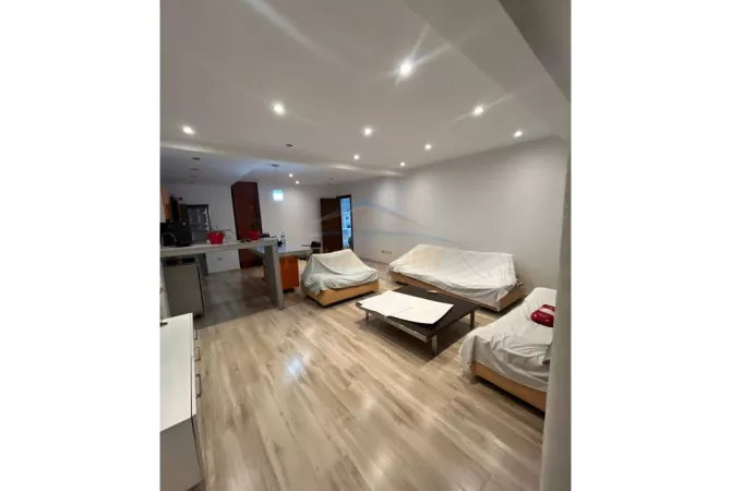 Appartamento in affitto a Tirana 1+1, Arredato