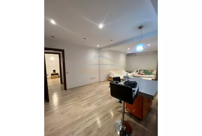 Appartamento in affitto a Tirana 1+1, Arredato