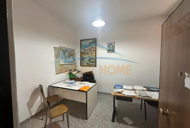 Ambient per Zyra Per Qera, Myslym Shyri, Tiranë