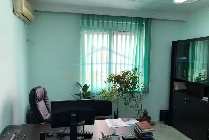 Business Property for Rent 3+1 in Tirana - 500 Euro