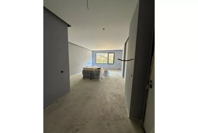 Shtepi ne shitje Apartament ne Tirane, 2+1, Mobilimi Bosh, pa mobiluar, Pagesa 286,000  Euro.