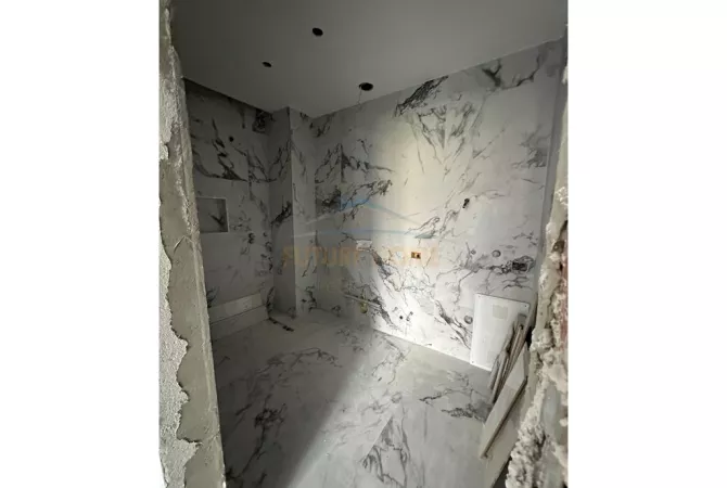 Shtepi ne shitje Apartament ne Tirane, 2+1, Mobilimi Bosh, pa mobiluar, Pagesa 286,000  Euro.