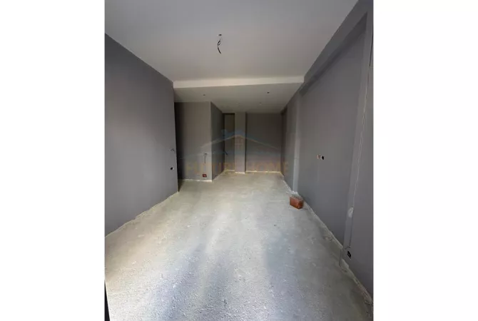 Shtepi ne shitje Apartament ne Tirane, 2+1, Mobilimi Bosh, pa mobiluar, Pagesa 286,000  Euro.