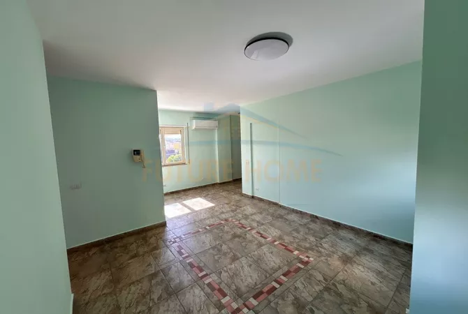 Ambient Zyre per qera, Rruga Fortuzi, Tirane