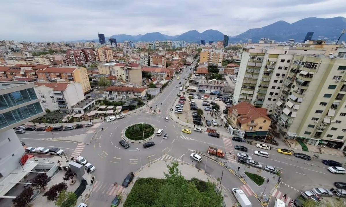 Ambient Biznesi PER SHITJE, Komuna e Parisit, Tirane