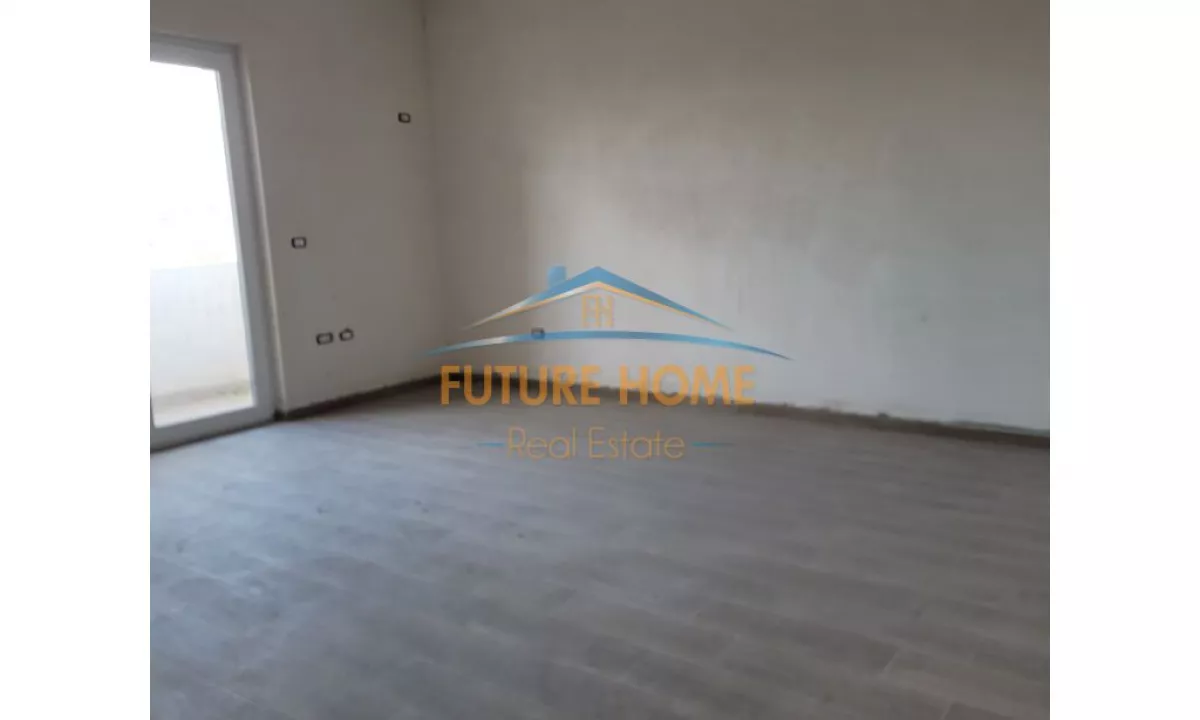 Shtepi ne shitje Apartament ne Tirane, 2+1, Mobilimi Bosh, pa mobiluar, Pagesa 156,000  Euro.