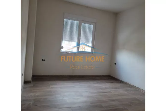Shtepi ne shitje Apartament ne Tirane, 2+1, Mobilimi Bosh, pa mobiluar, Pagesa 156,000  Euro.