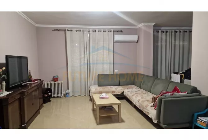 Apartament 2+1, Shitet, prane shkolles 4 Deshmoret, Tirane