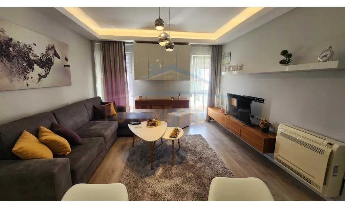 Shtepi me qera Apartament ne Tirane, 2+1, Mobilimi E mobiluar, Pagesa 700  Euro.