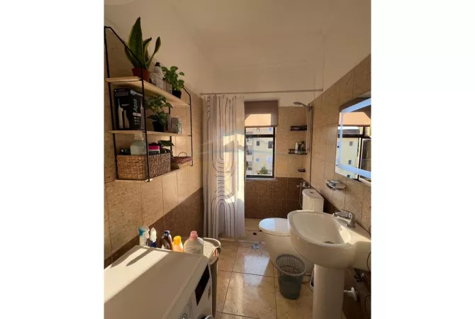 Shtepi ne shitje Apartament ne Tirane, 1+1, Mobilimi E mobiluar, Pagesa 159,000  Euro.