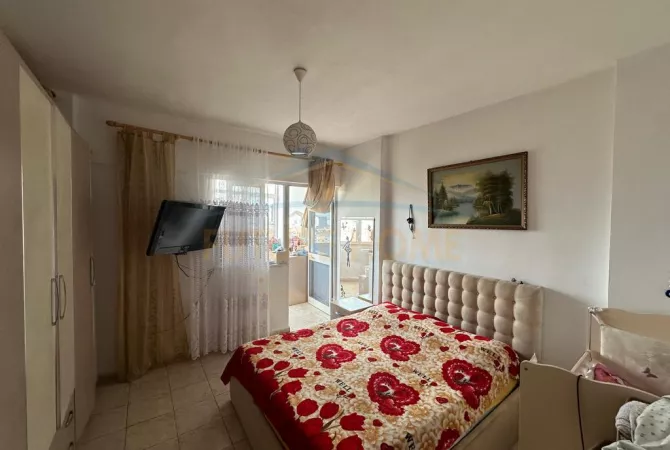Shtepi ne shitje Apartament ne Tirane, 2+1, Mobilimi E mobiluar, Pagesa 160,000  Euro.
