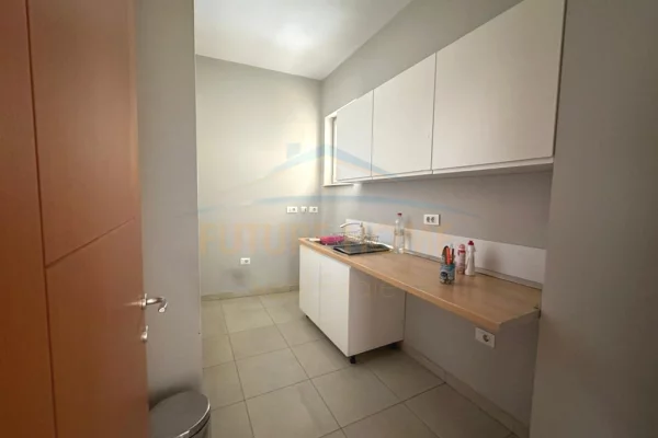 Apartament, Ambjent Biznesi me qera, Rruga e Bogdaneve, Tirane