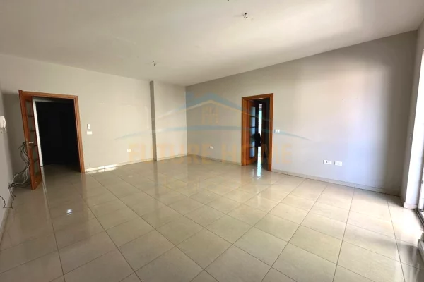 Ambient biznesi me qera 1+1 ne Tirane - 1,550 Euro